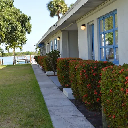 Dockside Inn & Resort-2