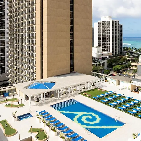 Hilton Waikiki Beach Hotel-2