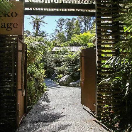 Rainforest Retreat-2