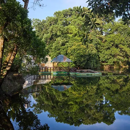 Almost Heaven Lake Resort-3