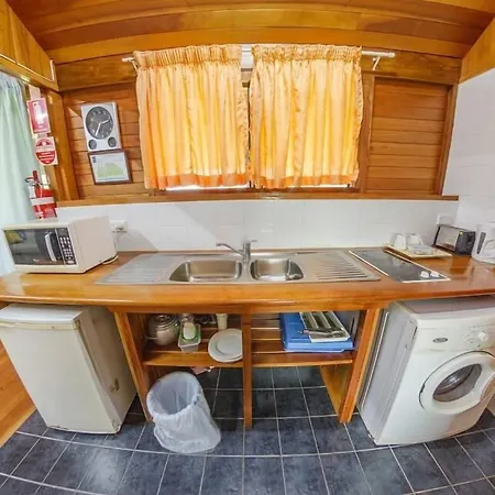 Kokopo Beach Bungalow Resort-2