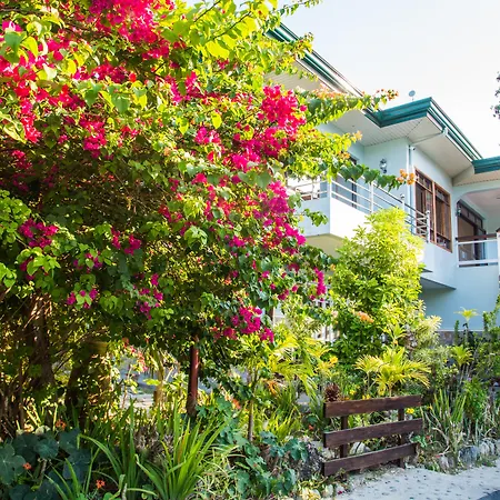 Edgewater Dive & Spa Resort-2