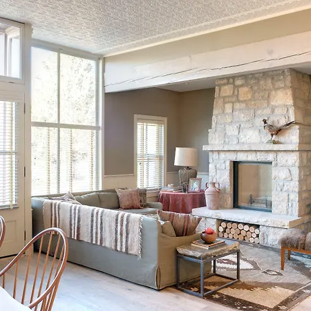 Eleven Scarp Ridge Lodge-3