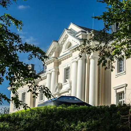 Palac Komierowo-3