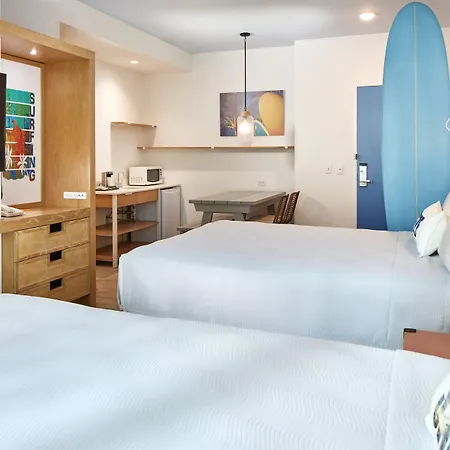 Universal'S Endless Summer Resort - Dockside Inn And Suites-3