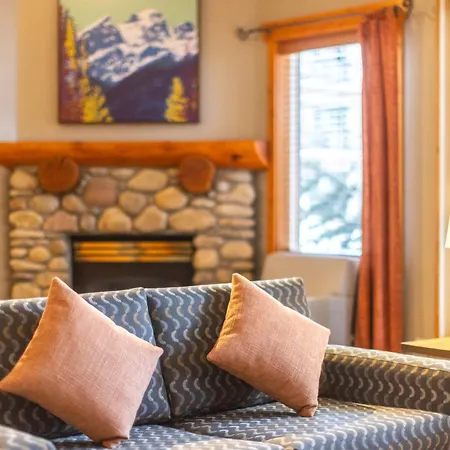 Lizard Creek Lodge-2