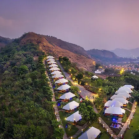 Della Resorts-3
