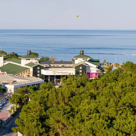 Fashiontv Luxe Resort-2