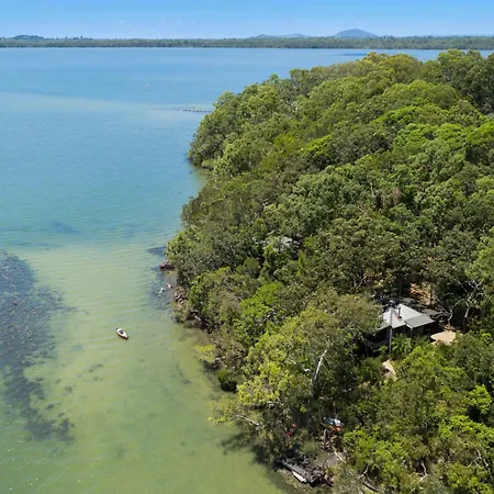 Eumarella Shores Noosa Lake Retreat-3
