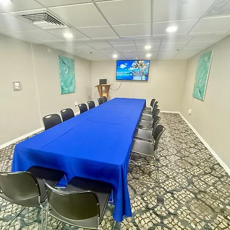 Holiday Inn Resort Grand Cayman By Ihg (Adults Only)-2