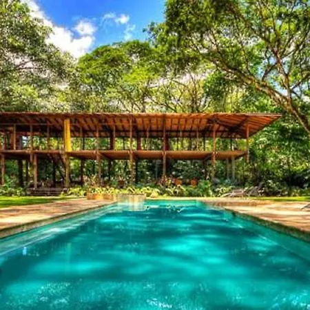 Iguana Lodge Beach Resort-3