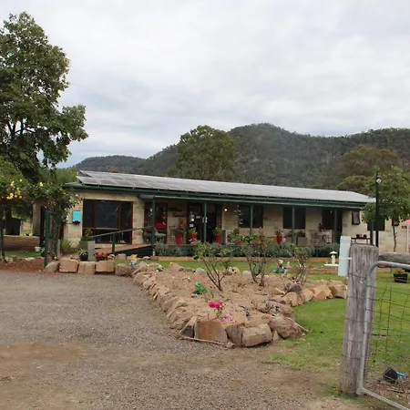 Starline Alpacas Farmstay Resort-3