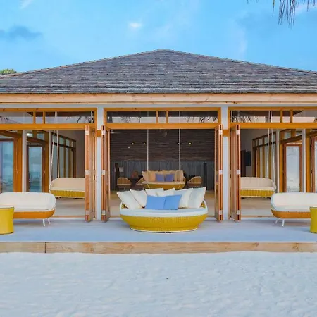 Innahura Maldives Resort-3