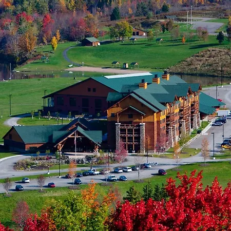 Hope Lake Lodge & Indoor Waterpark-2