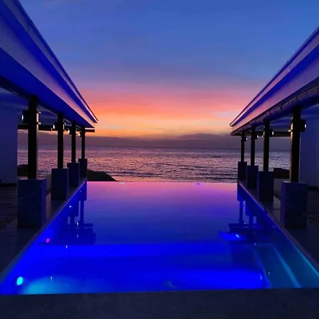 Alegria Water Front Beach House-3