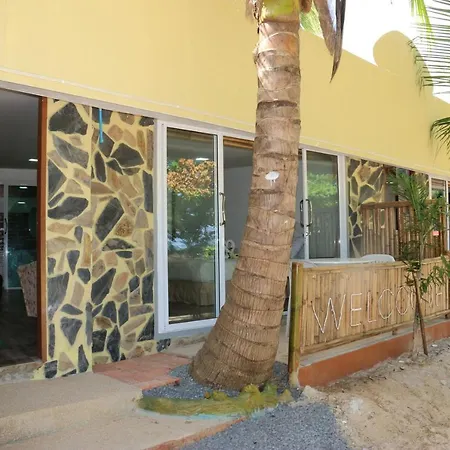 Ruan Mai Naiyang Beach Resort-3