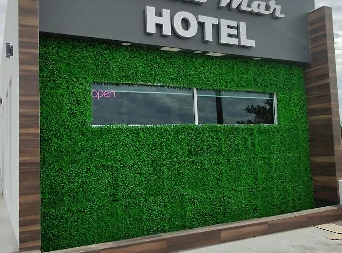 Sand Mar Hotel