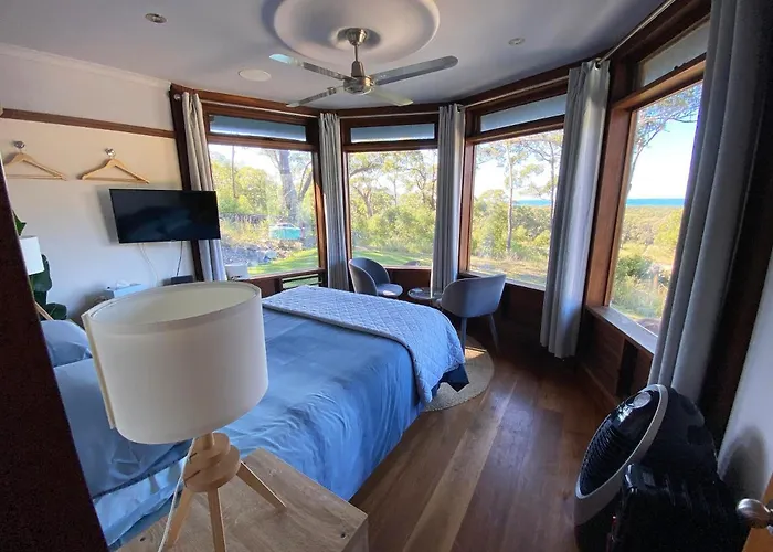 The Pool House - Crescent Head - Stunning Ocean Views, Pet Friendly