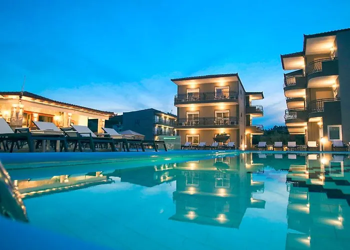 Royal Hotel And Suites