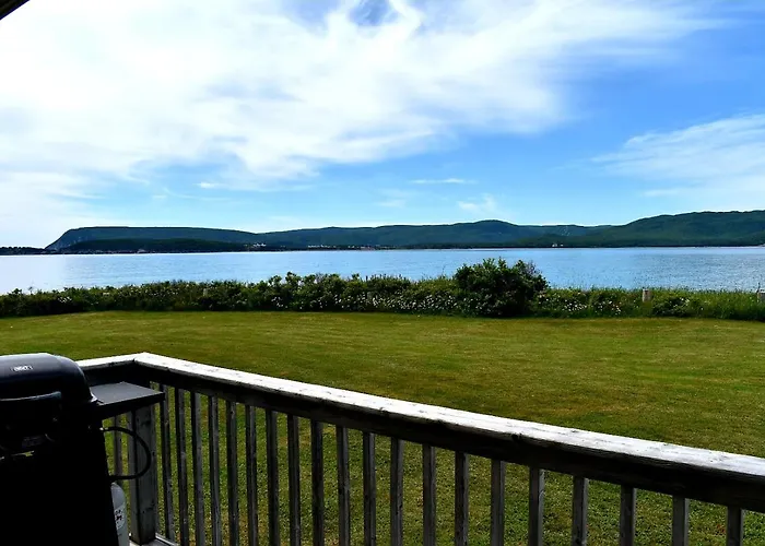 Seascape Coastal Retreat - 2 Adults Only - Hot Tub And Without Hot Tub Oceanfront Property