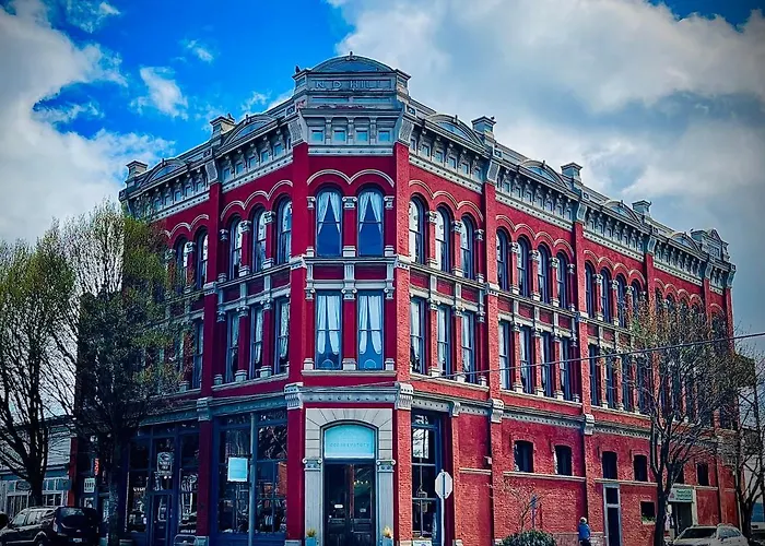 The Monarch Hotel