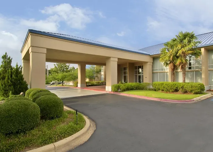 Economy Inn & Suites