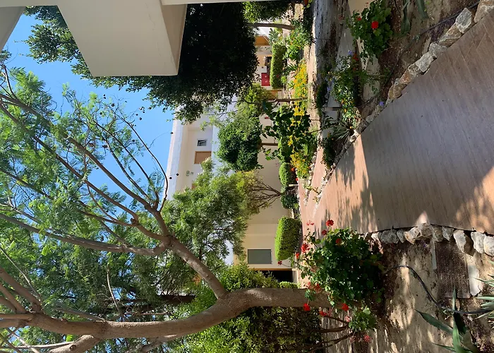 Anavadia Hotel