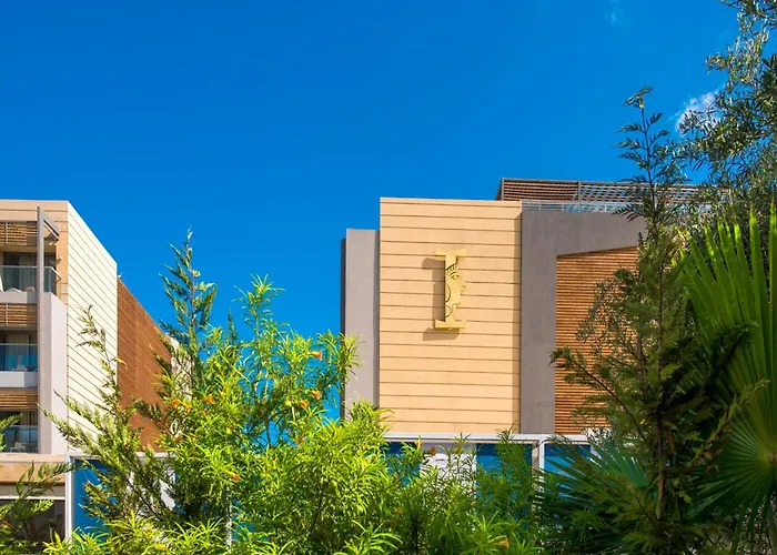 I Resort Beach Hotel & Spa (Adults Only)