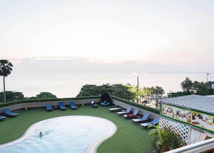 Grand Jomtien Palace Hotel - Sha Extra Plus