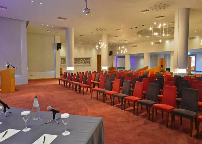 Golden Bay Beach Hotel Larnaca