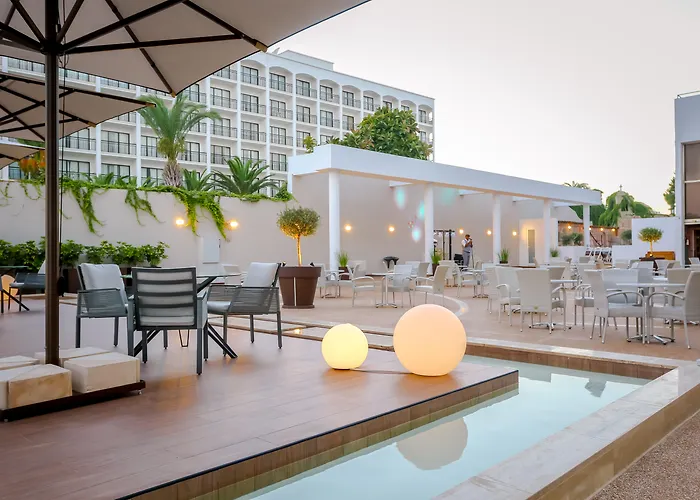 Golden Bay Beach Hotel Larnaca