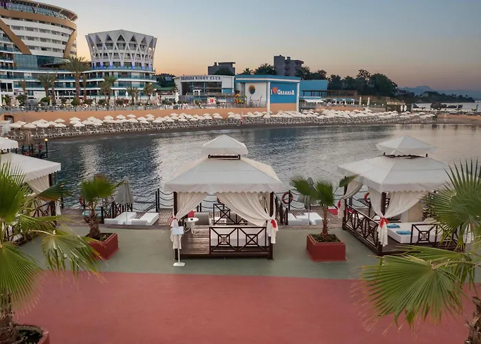 Granada Luxury Okurcalar Hotel