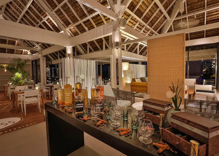 The Bay Club At Anahita Hotel Beau Champ
