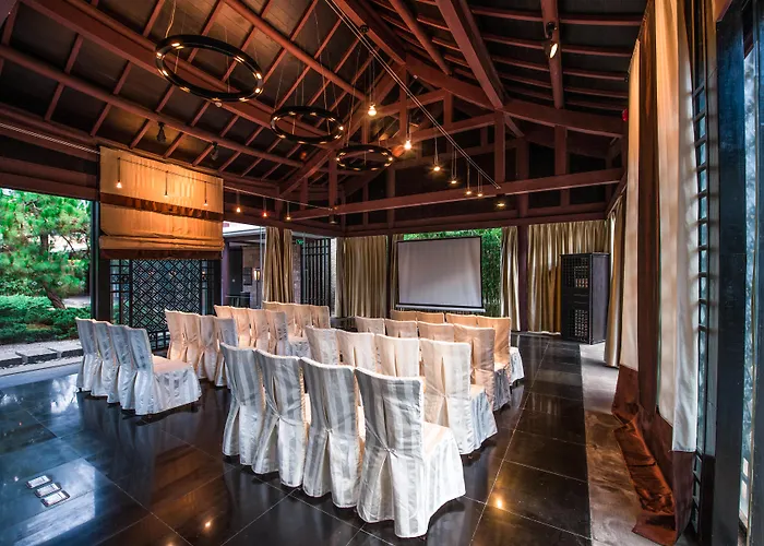 Banyan Tree Lijiang
