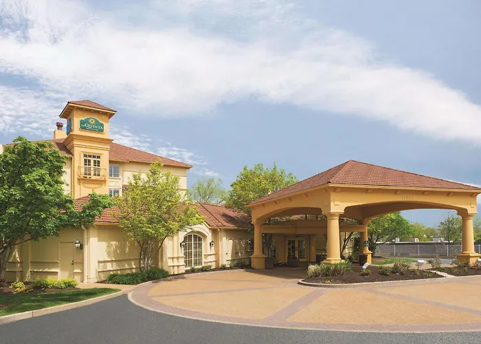 La Quinta By Wyndham St. Louis Westport