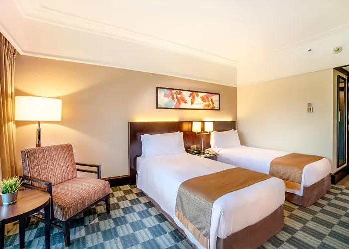 Glenmarie Hotel And Golf Resort