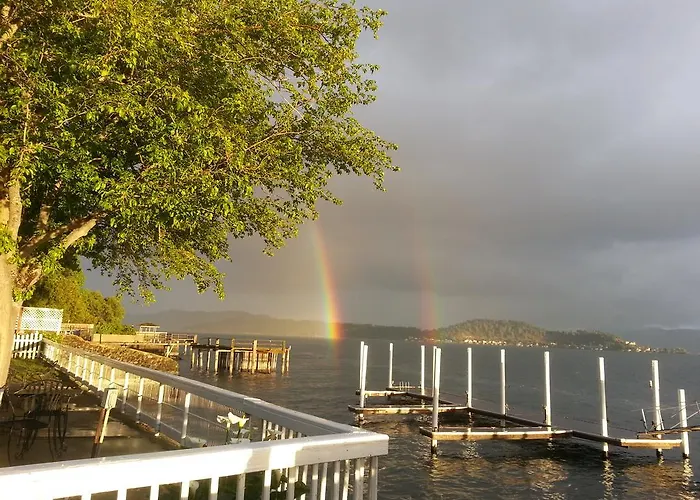 Lake Place Resort Glenhaven