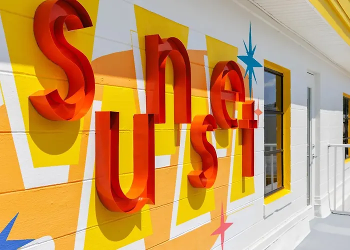 Sunset Inn And Cottages