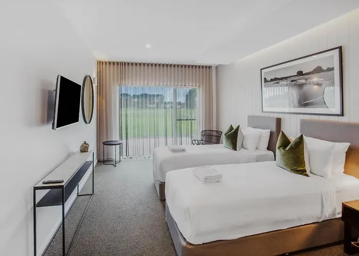 13Th Beach Golf Lodges
