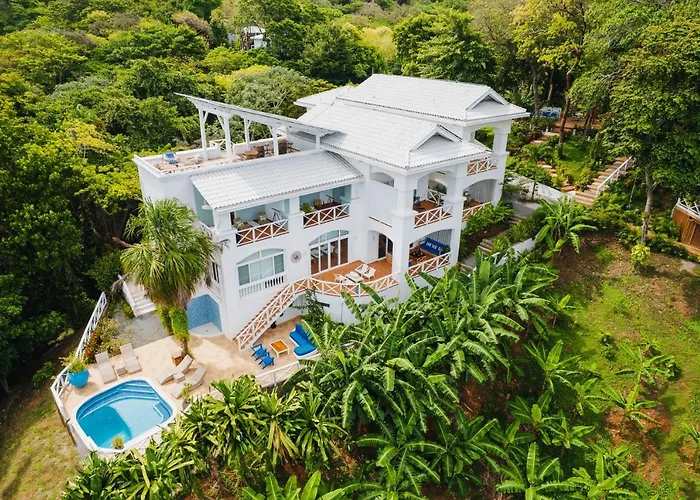 Blue Roatan Resort