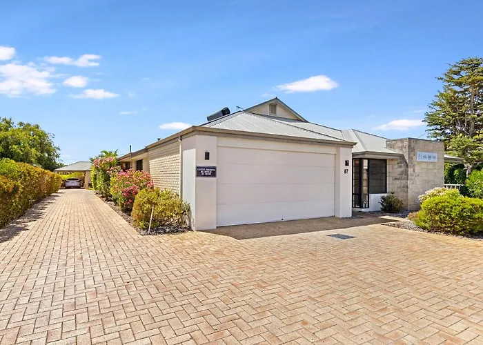Baudins Of Busselton Bed And Breakfast - Adults Only