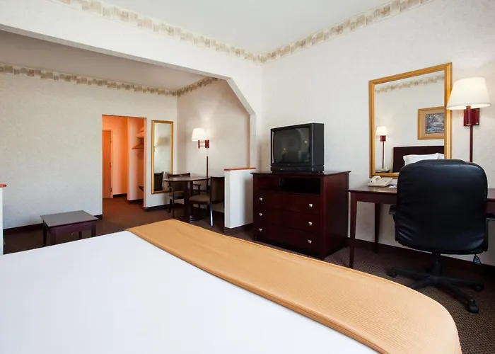 Holiday Inn Express Hotel & Suites Hiawassee By Ihg
