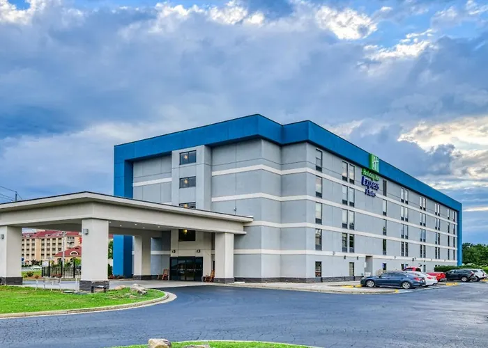 Holiday Inn Express & Suites By Ihg
