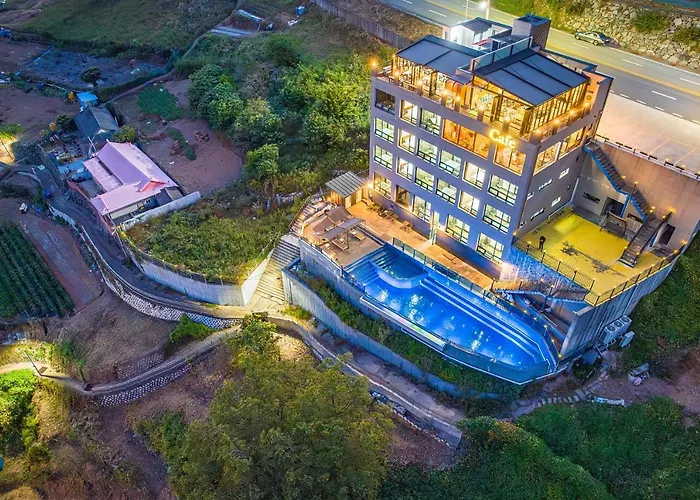 Le Paradis Ocen View Spa Pension
