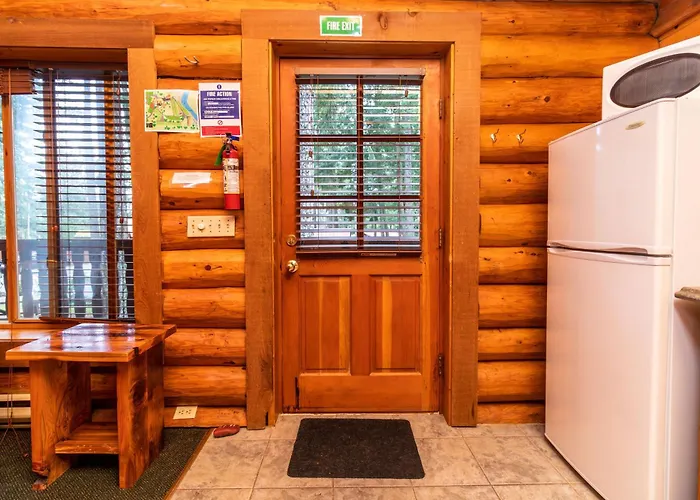 Riverbend Cottage & Rv Resort Parksville