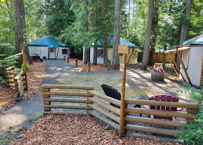 Riverbend Cottage & Rv Resort Parksville