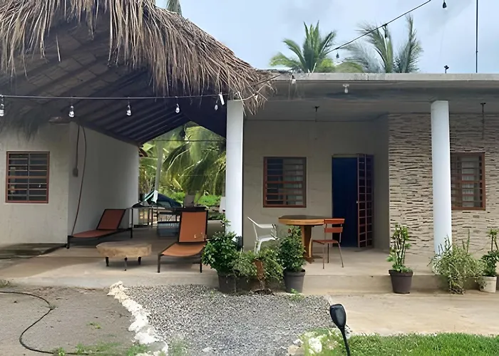 Casa Las Palmas Playa La Saladita Zihuatanejo