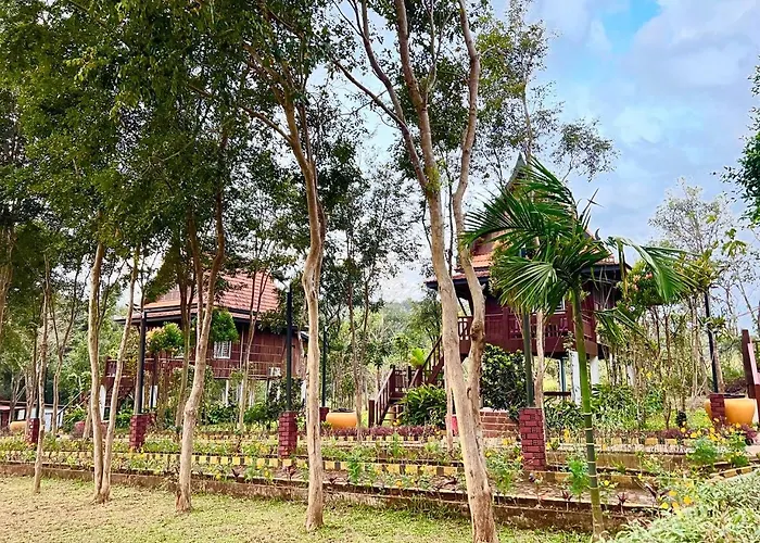 Greenhouse Retreat Saen Monourom