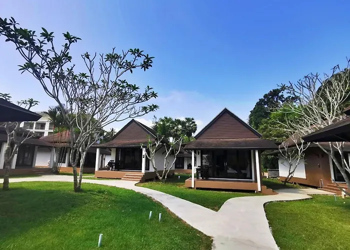 Nana Beach Hotel & Resort Pathiu