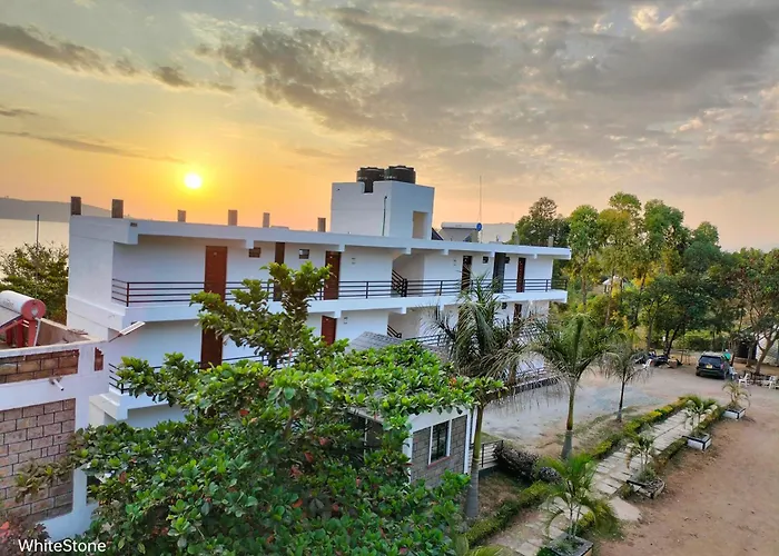 White Stone Beach Resort Mbita
